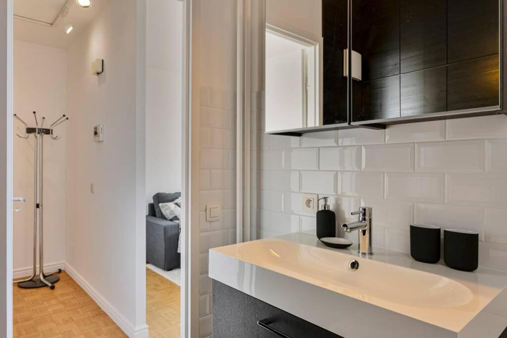 New-York Style Studio Apartment แอนต์เวิร์ป ภายนอก รูปภาพ