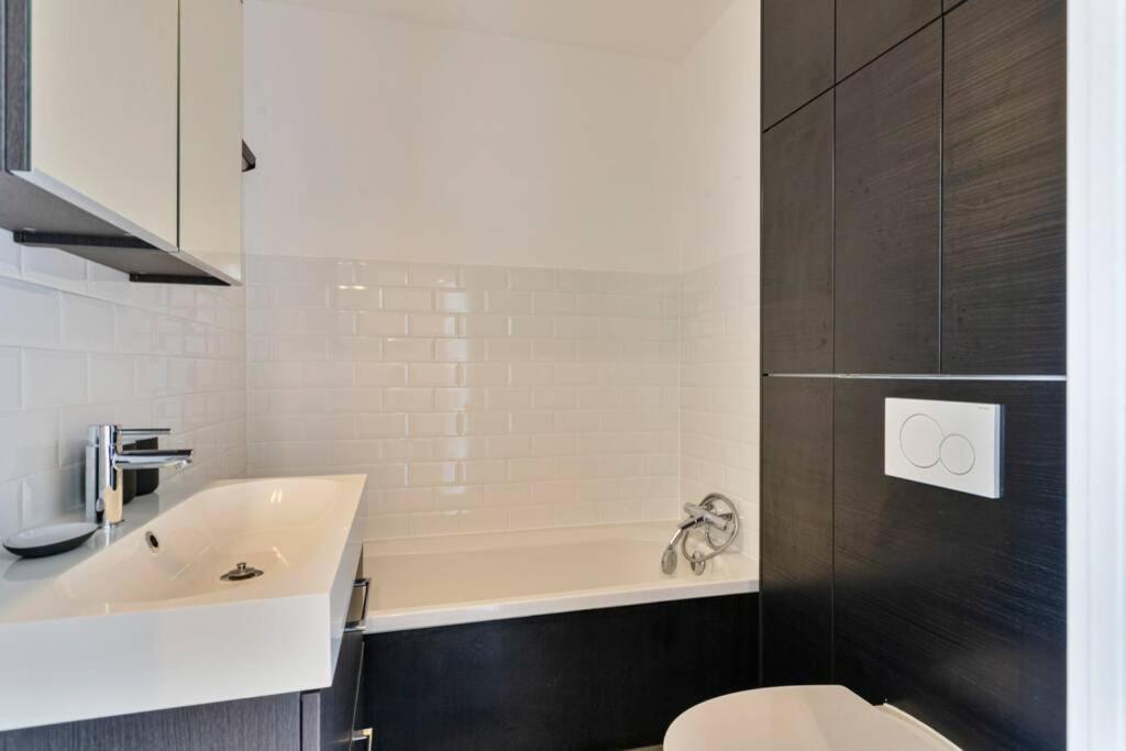 New-York Style Studio Apartment แอนต์เวิร์ป ภายนอก รูปภาพ